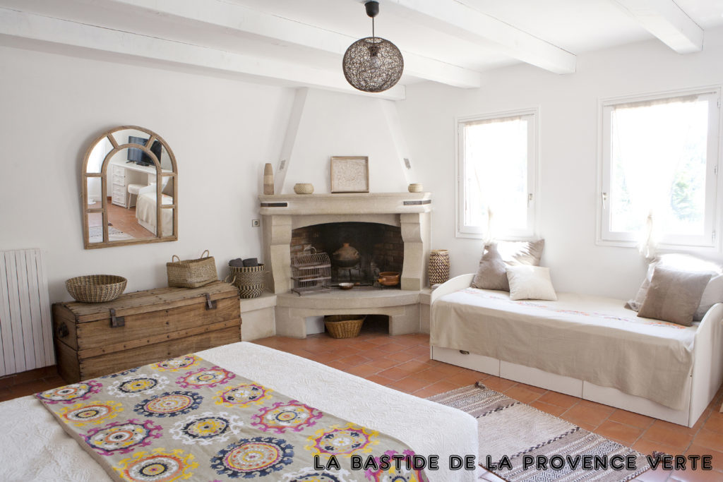 gîte Provence, vue d'une des chambres (3)