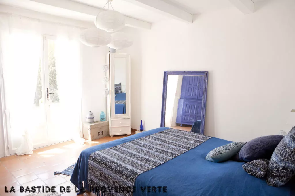 gîte Provence, vue d'une des chambres (2)