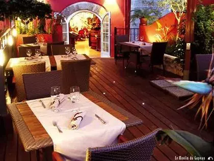 ou bien se restaurer dans le Var