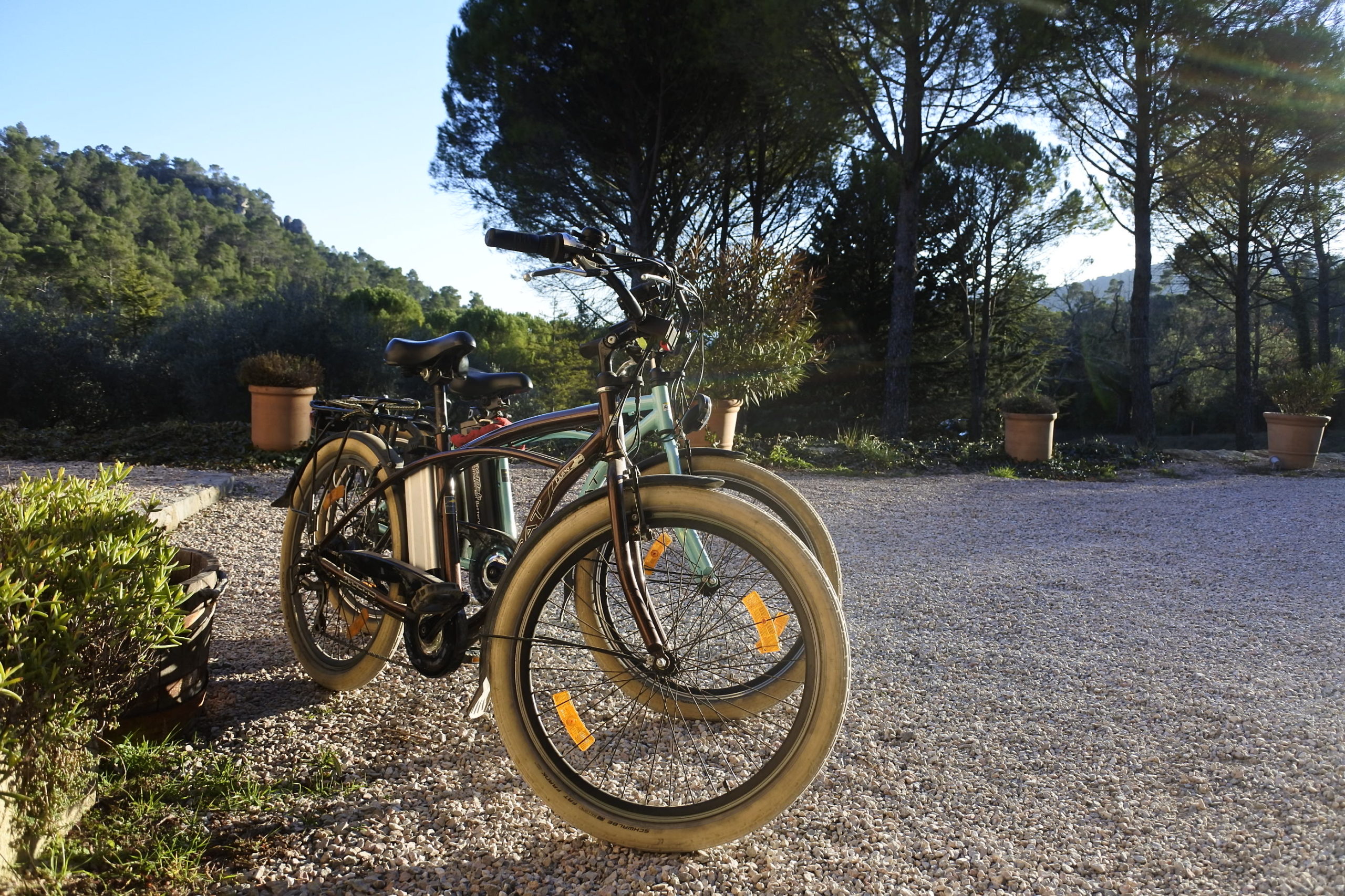 rent electric bikes in Provence